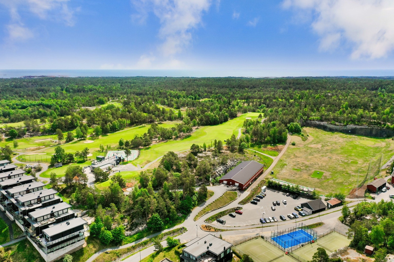 Her har du en av Norges beste golfbaner rett utenfor leiligheten! Galleribilde