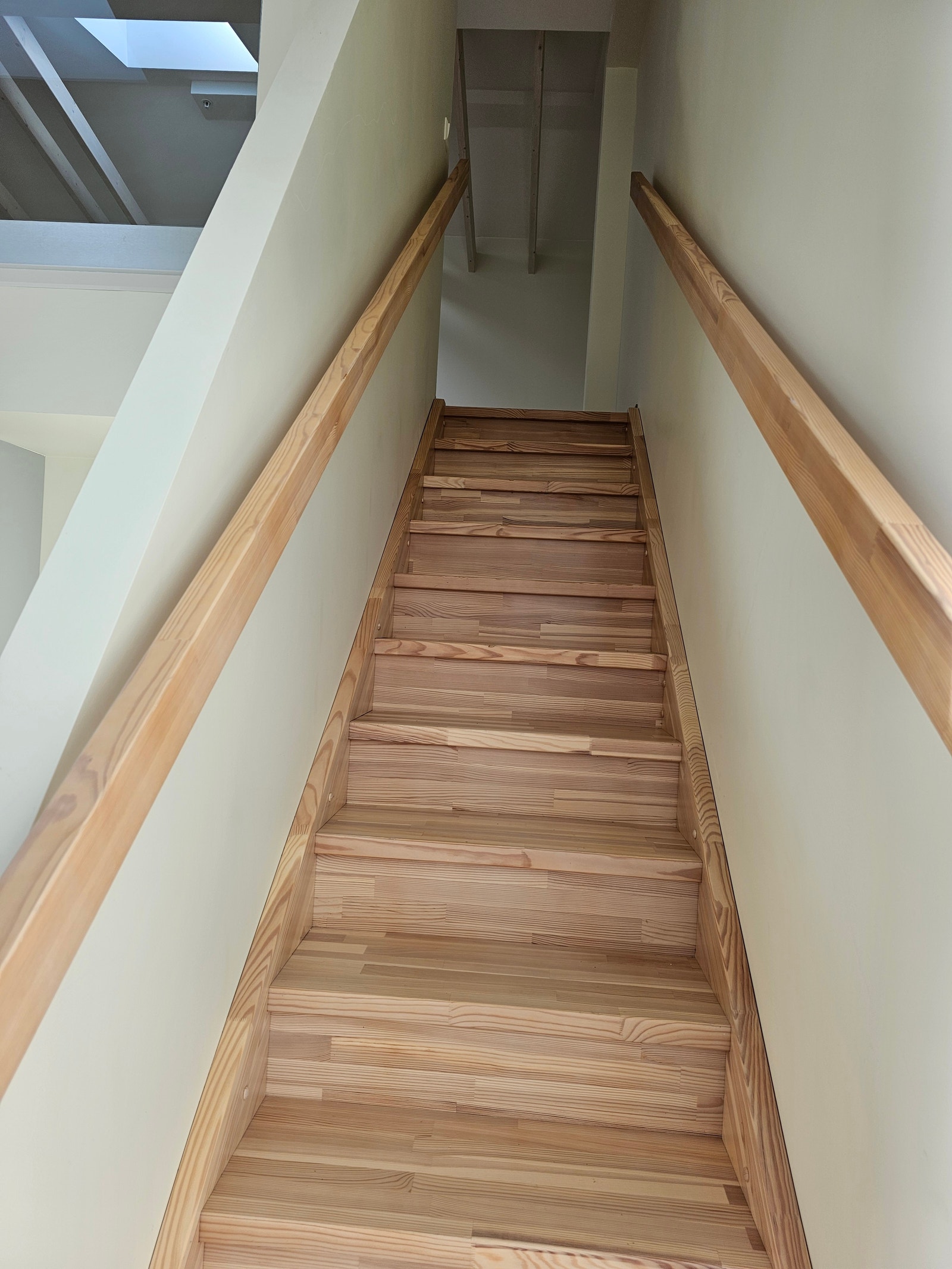 Trapp opp til hems Galleribilde