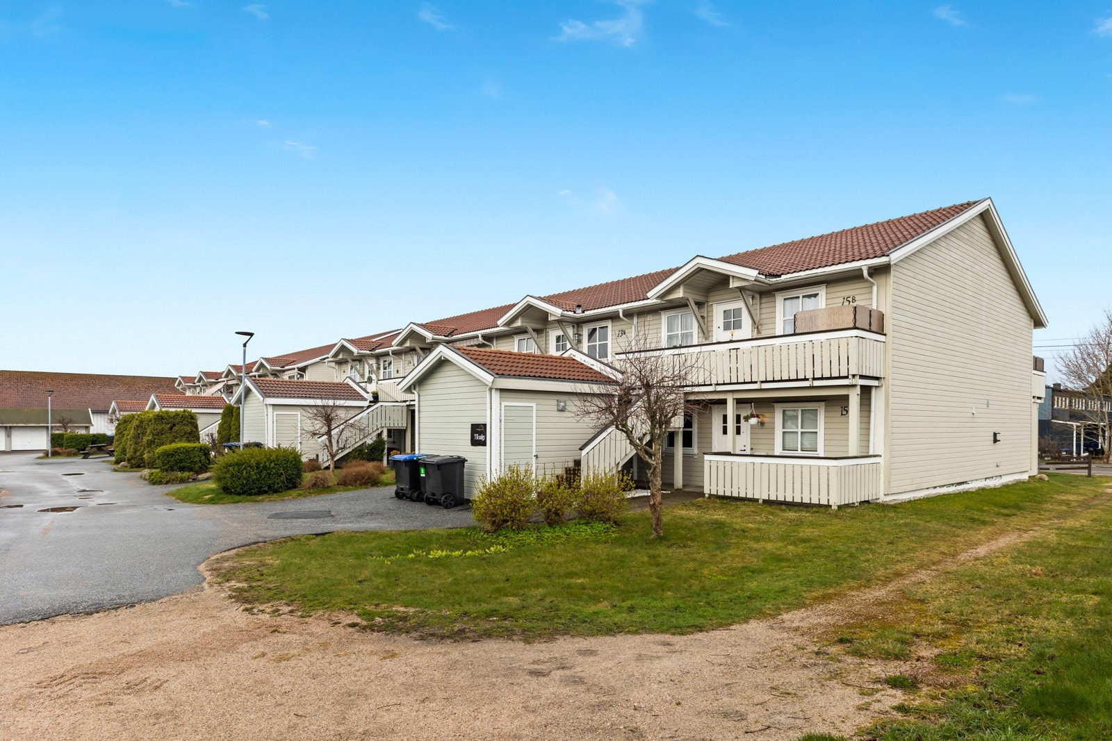 Sentralt på Sellebakk! Rusleavstand til kjøpesenter og forretninger. Buss ca. 200 meter Galleribilde