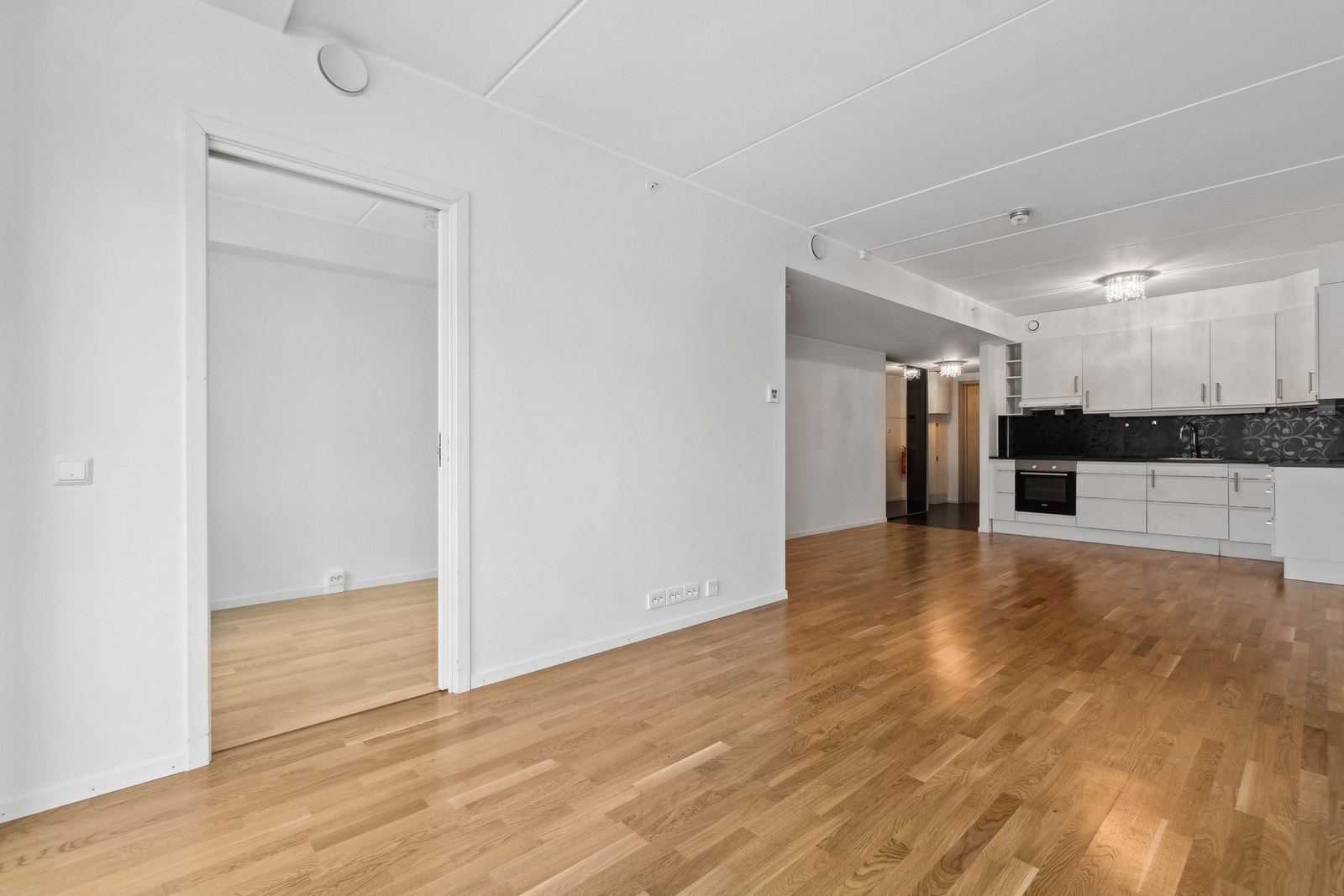 Leiligheten er del av et veldrevet sameie, og her har du flere fasiliteter som heis, selskapslokale og felles takterrasse. Galleribilde