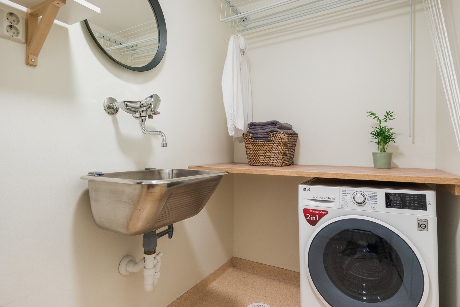 Mulighet for å sette inn dusjløsning som flere andre i tilsvarnde rekkehus har gjort. Galleribilde