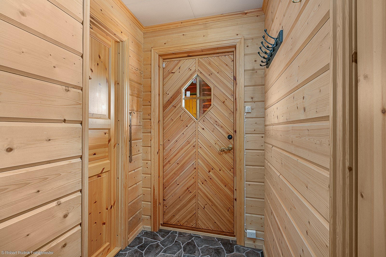 Inngang med plass til oppheng. Galleribilde