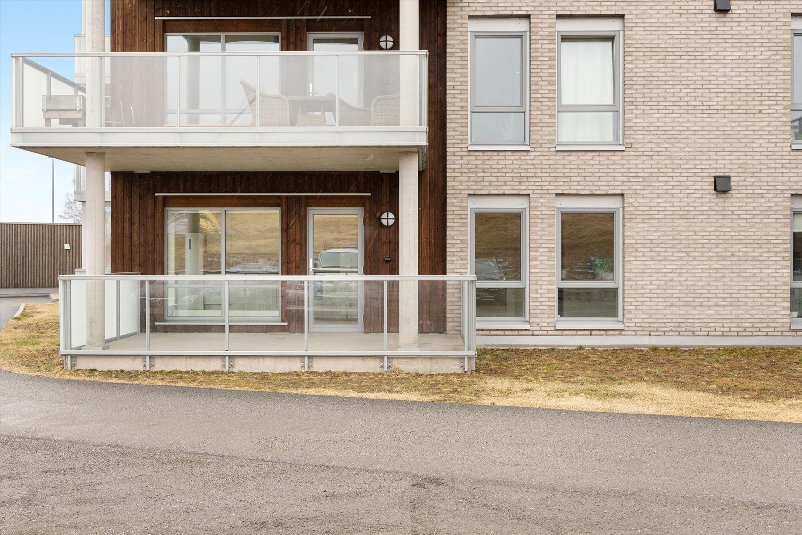 Terrassen er vendt mot sydøst og er overbygd. Galleribilde