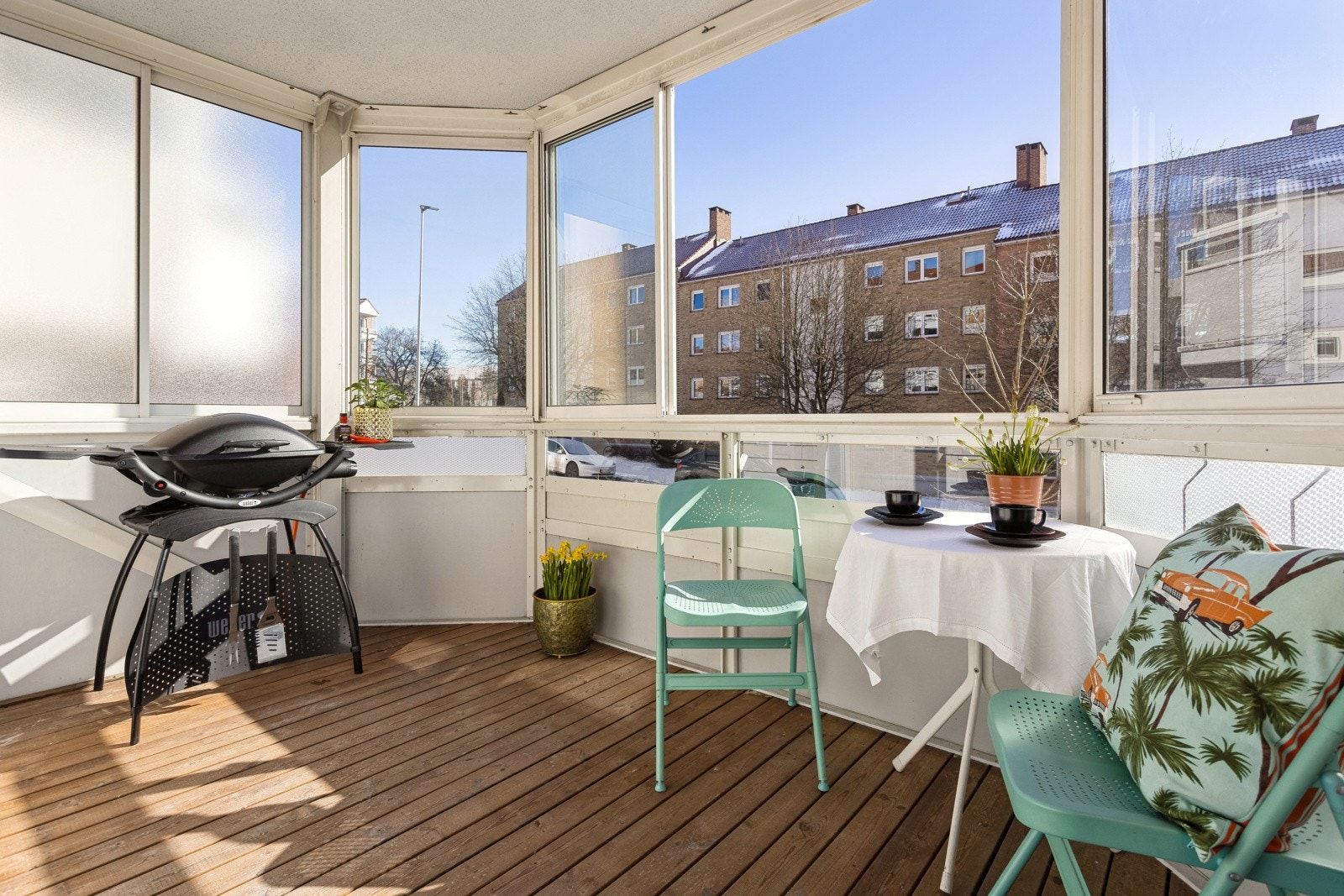 God plass til diverse utemøbler og grill. Galleribilde