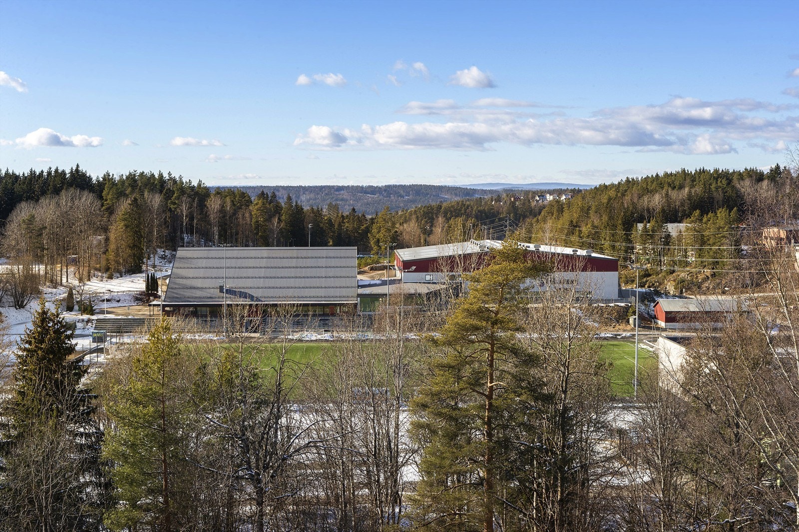 Det er gangavstand til idrettsanlegg, idrettshall og skøytebane Galleribilde