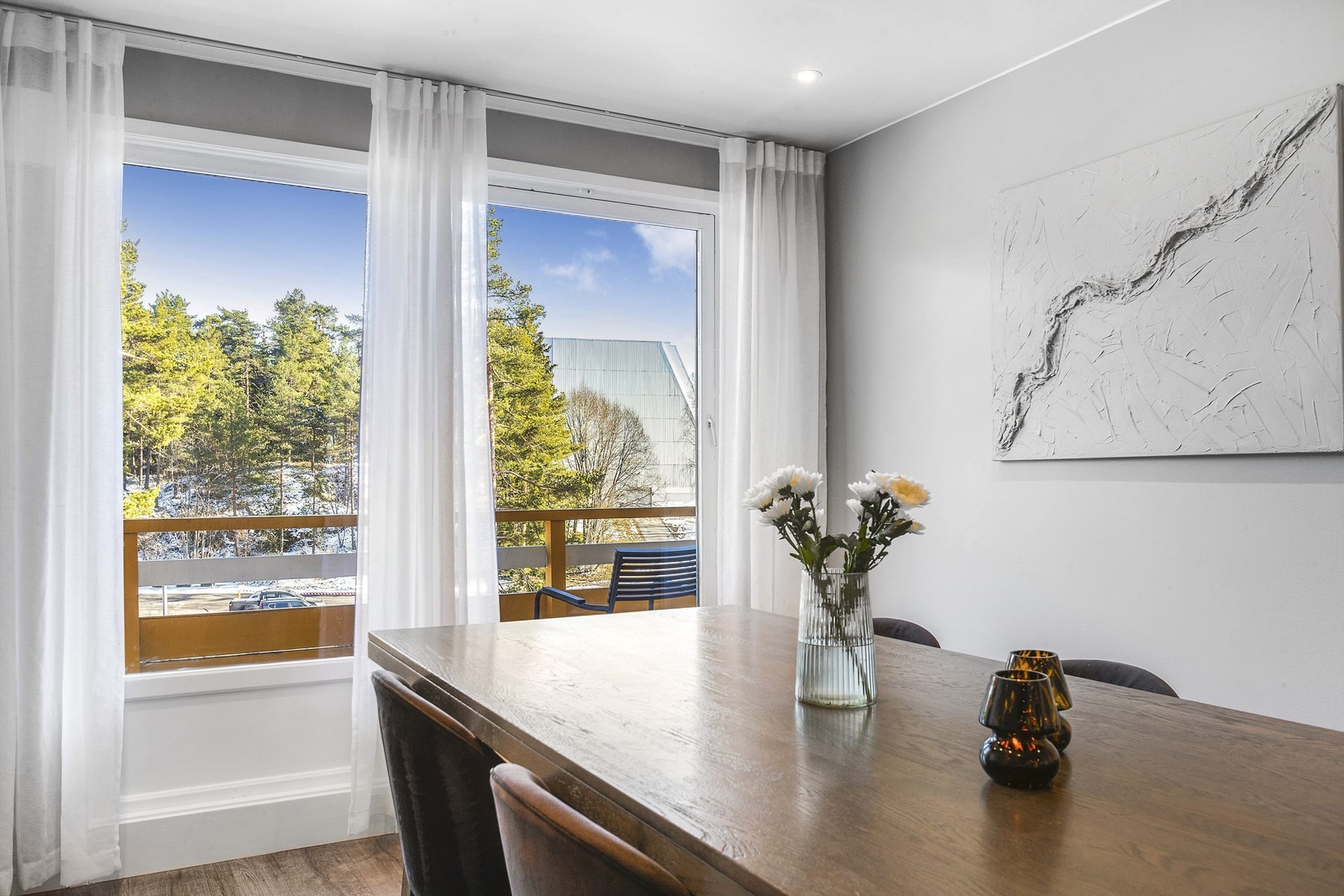 Halvparten av vinduene i leiligheten er byttet Galleribilde