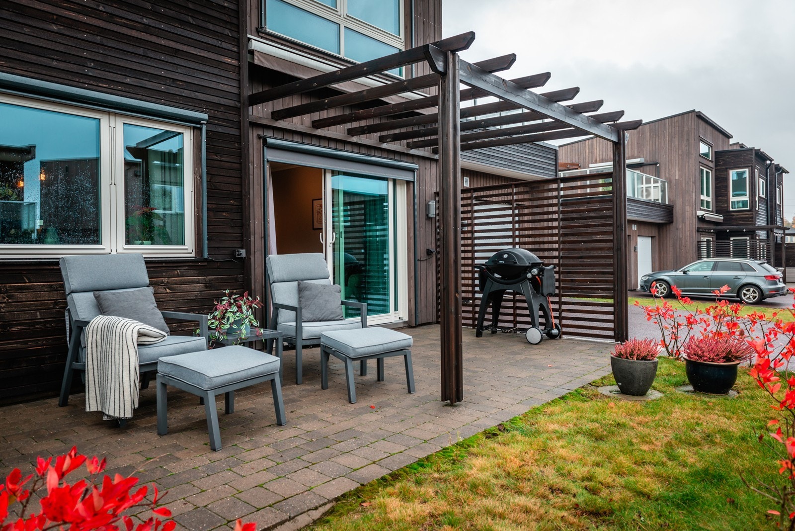 Uteplassen din er pent opparbeidet og har nok plass til det du måtte ønske. Galleribilde