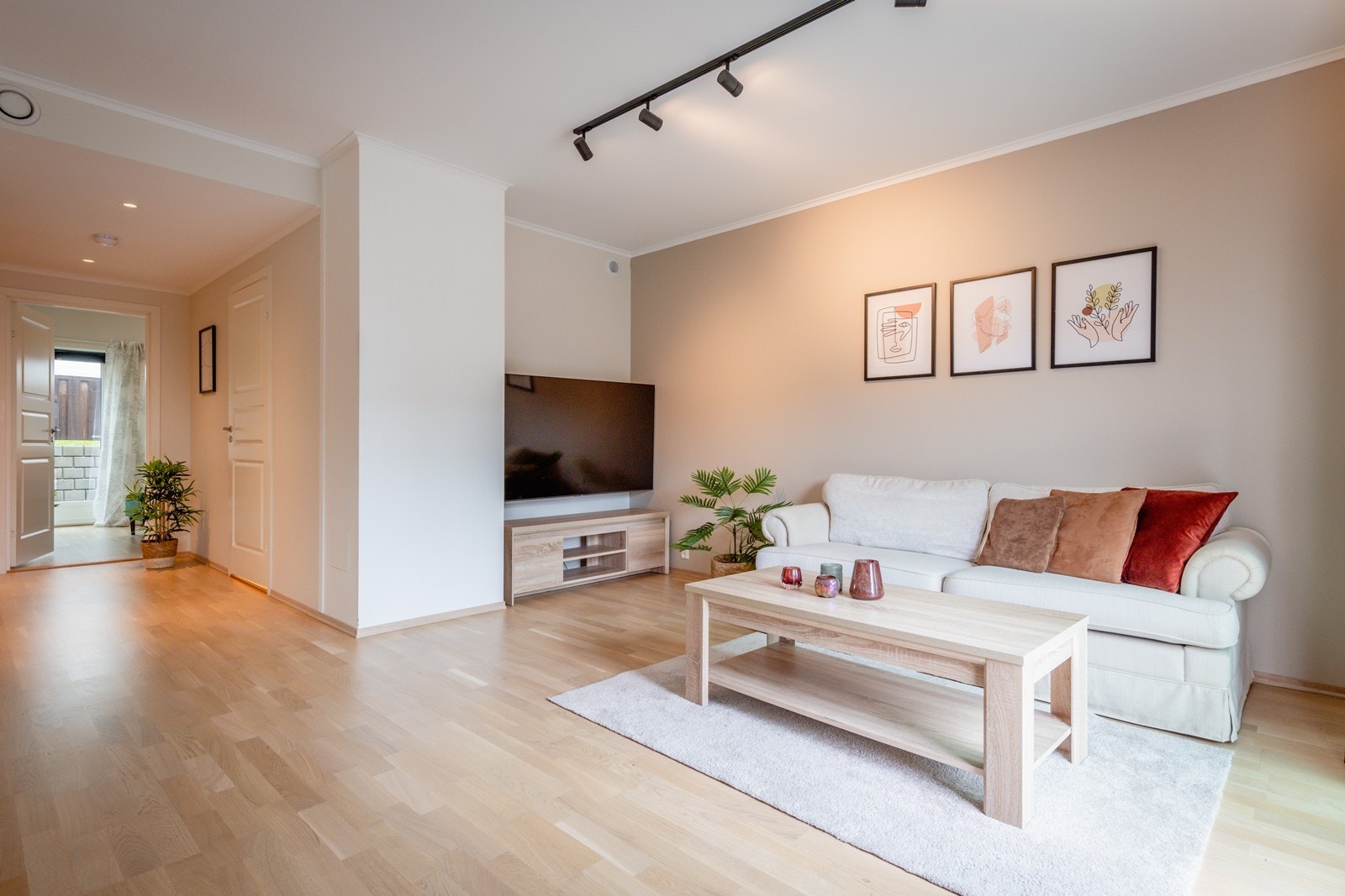 Stue og tvkrok Galleribilde