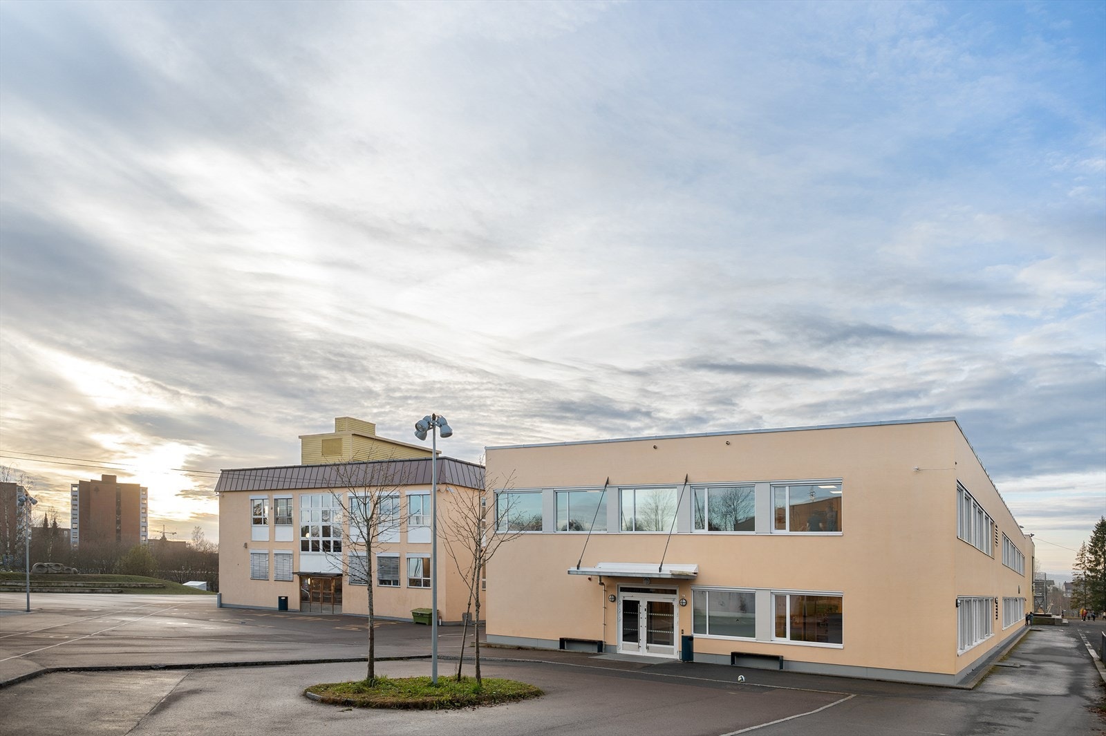 Fra leiligheten er det ca. 10 minutters gange til Voksen barneskole Galleribilde
