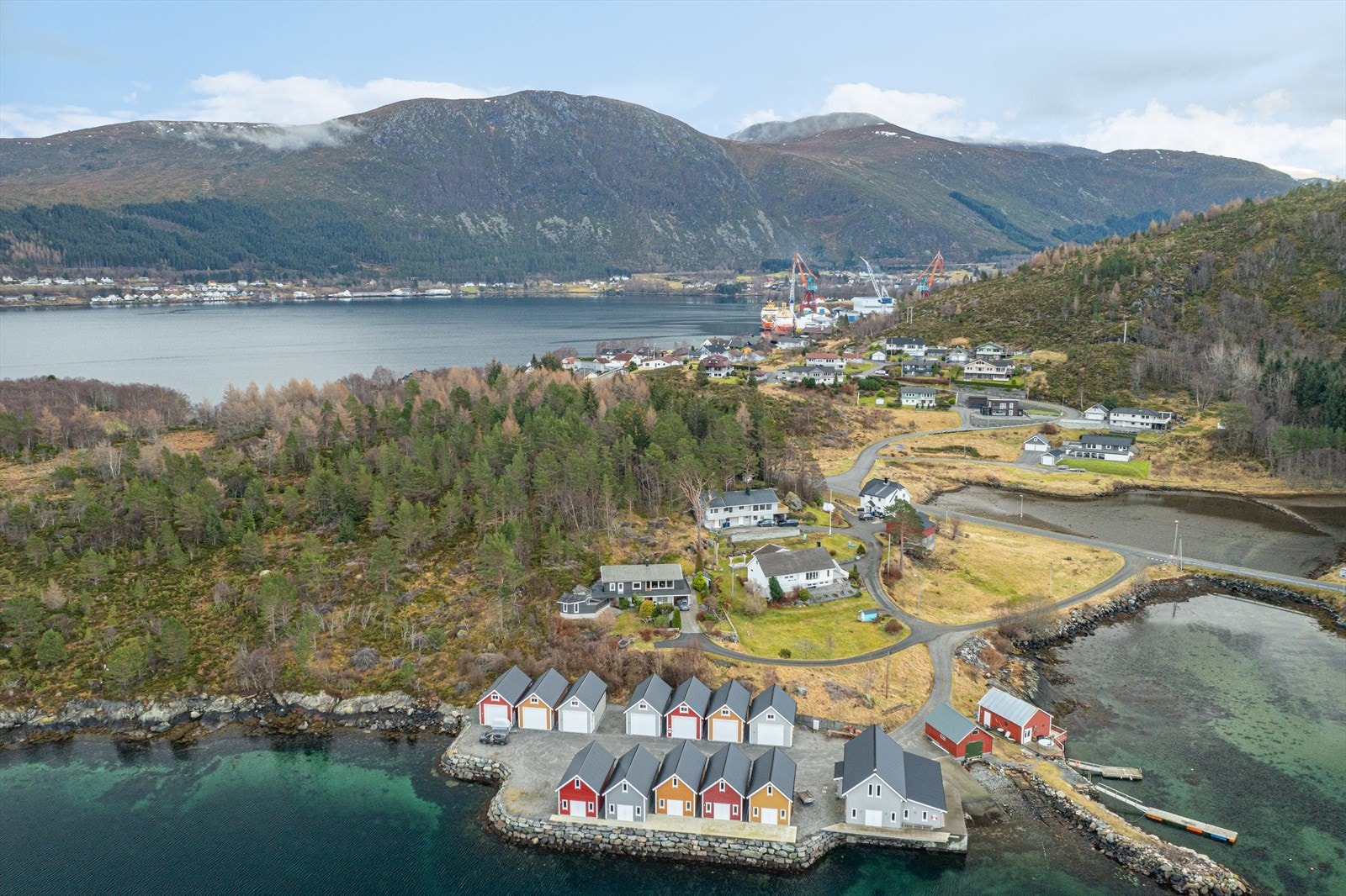 Området er ferdig regulert, og oppstart på opparbeiding av infrastruktur vil igangsettes så snart 4 tomter er solgt Galleribilde