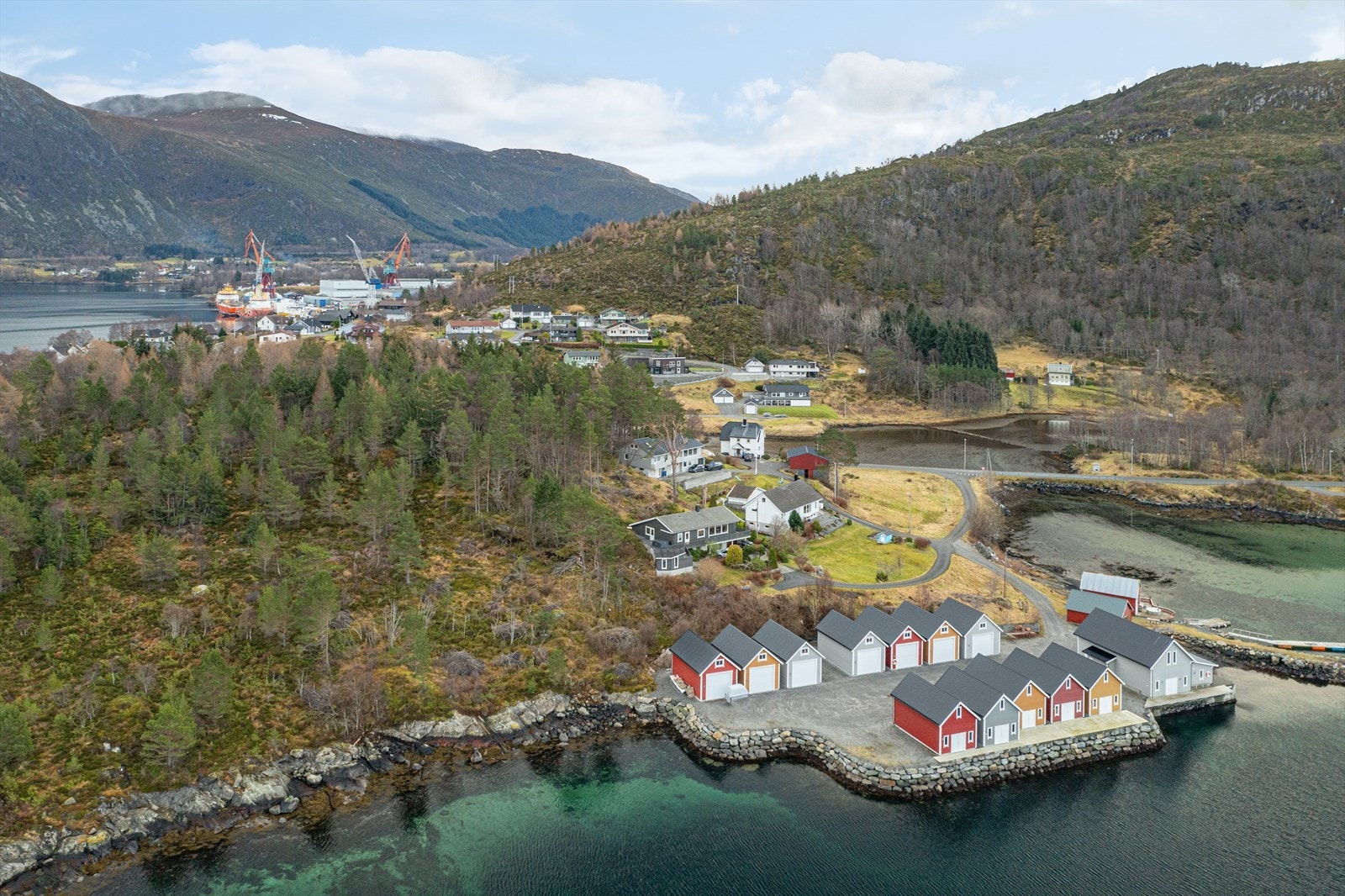 Området er ferdig regulert, og oppstart på opparbeiding av infrastruktur vil igangsettes så snart 4 tomter er solgt Galleribilde