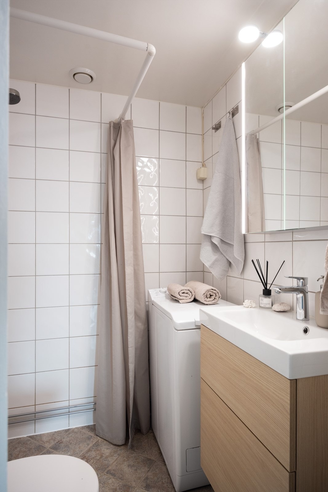 - Servant, servantskap og speilskap på badet ble skiftet i 2025 - Galleribilde