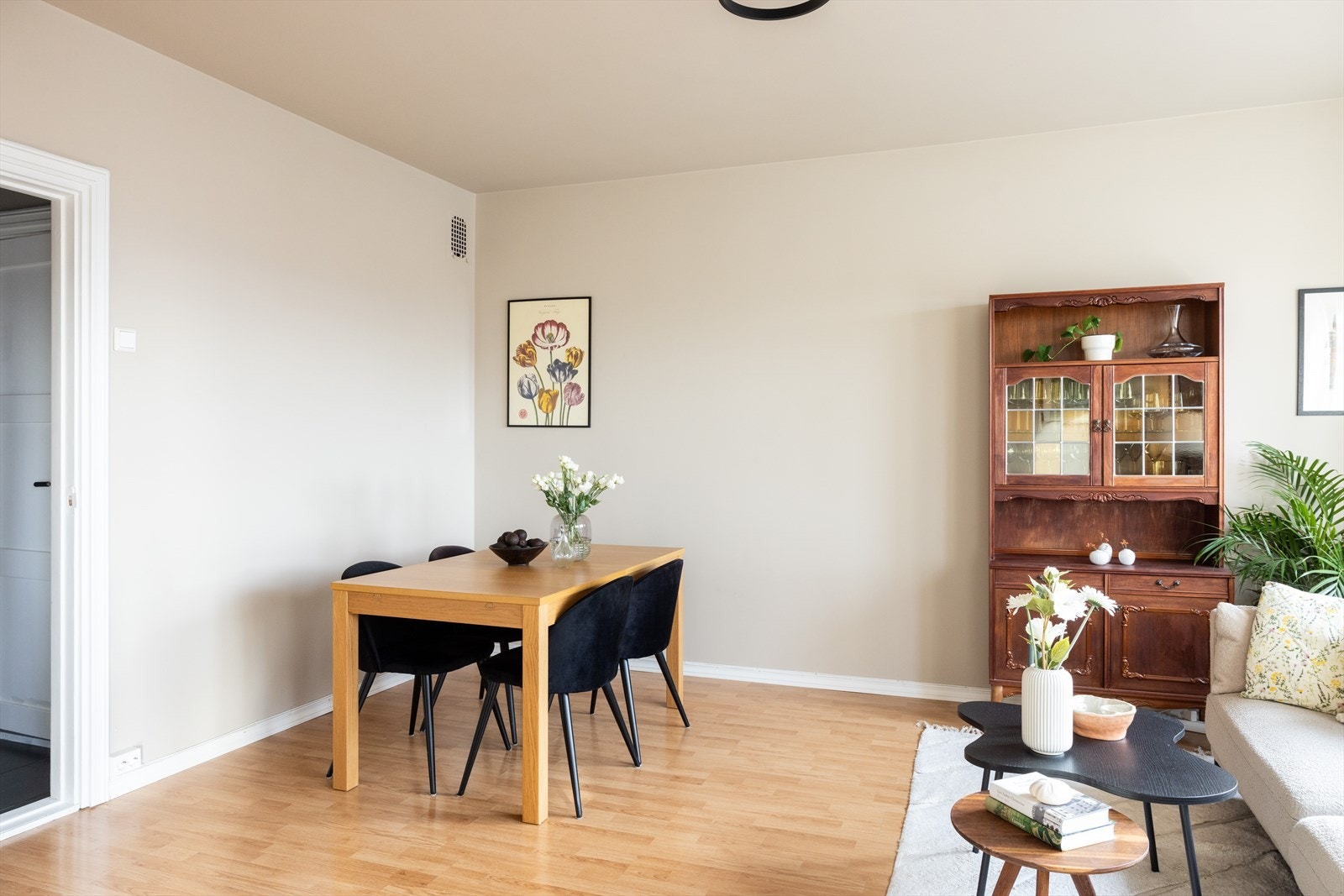 - A-konto varmtvann og fyring, samt fiberinternett er inkludert i felleskostnadene - Galleribilde