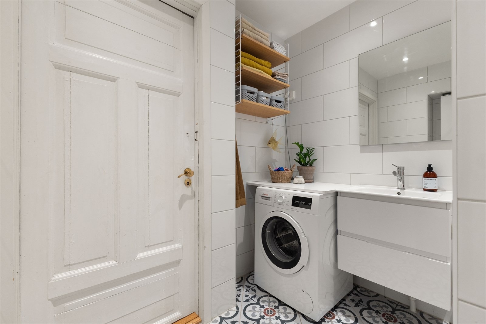 Opplegg for vaskemaskin. Mekanisk ventilasjon. Galleribilde