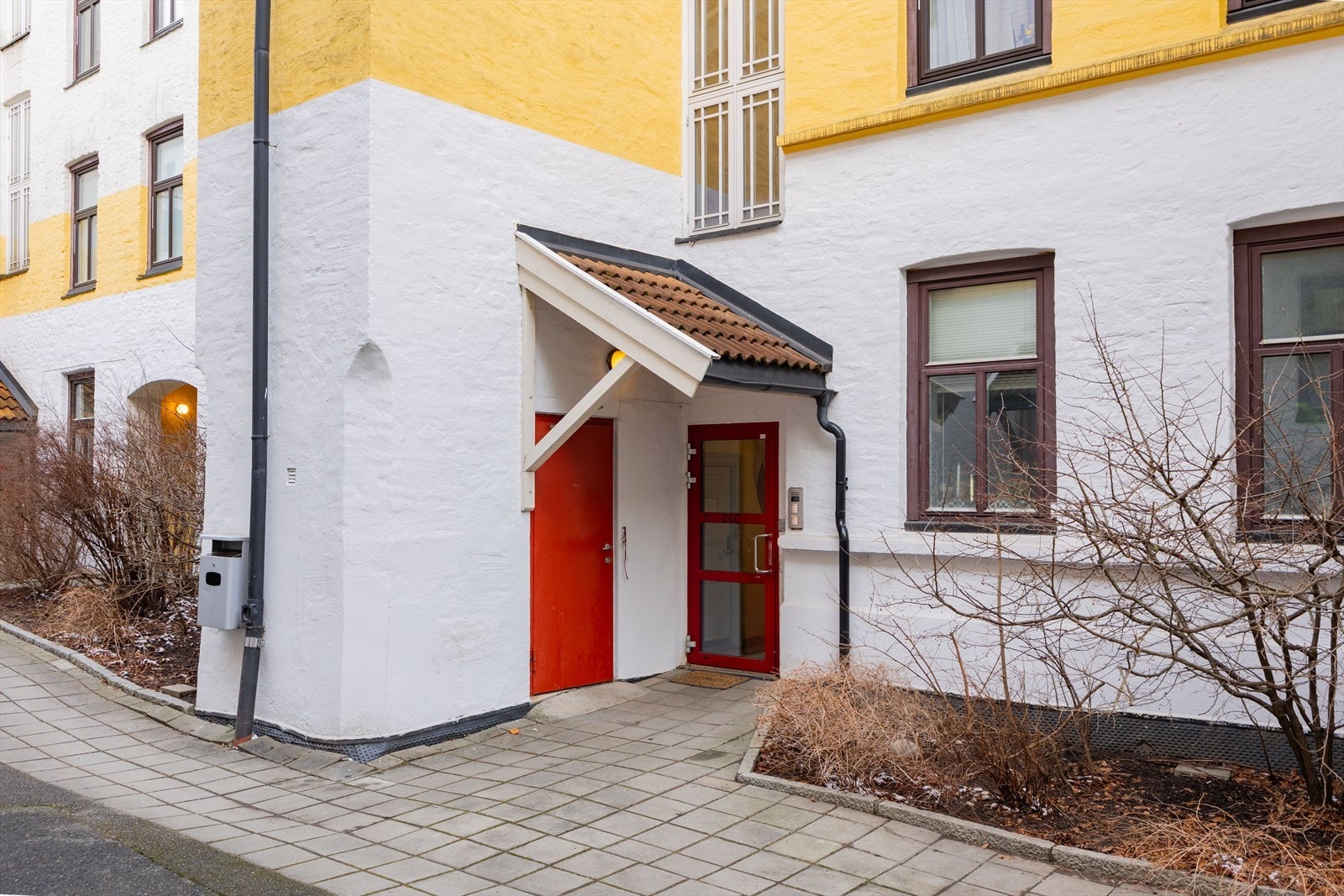 Inngangsparti. Galleribilde