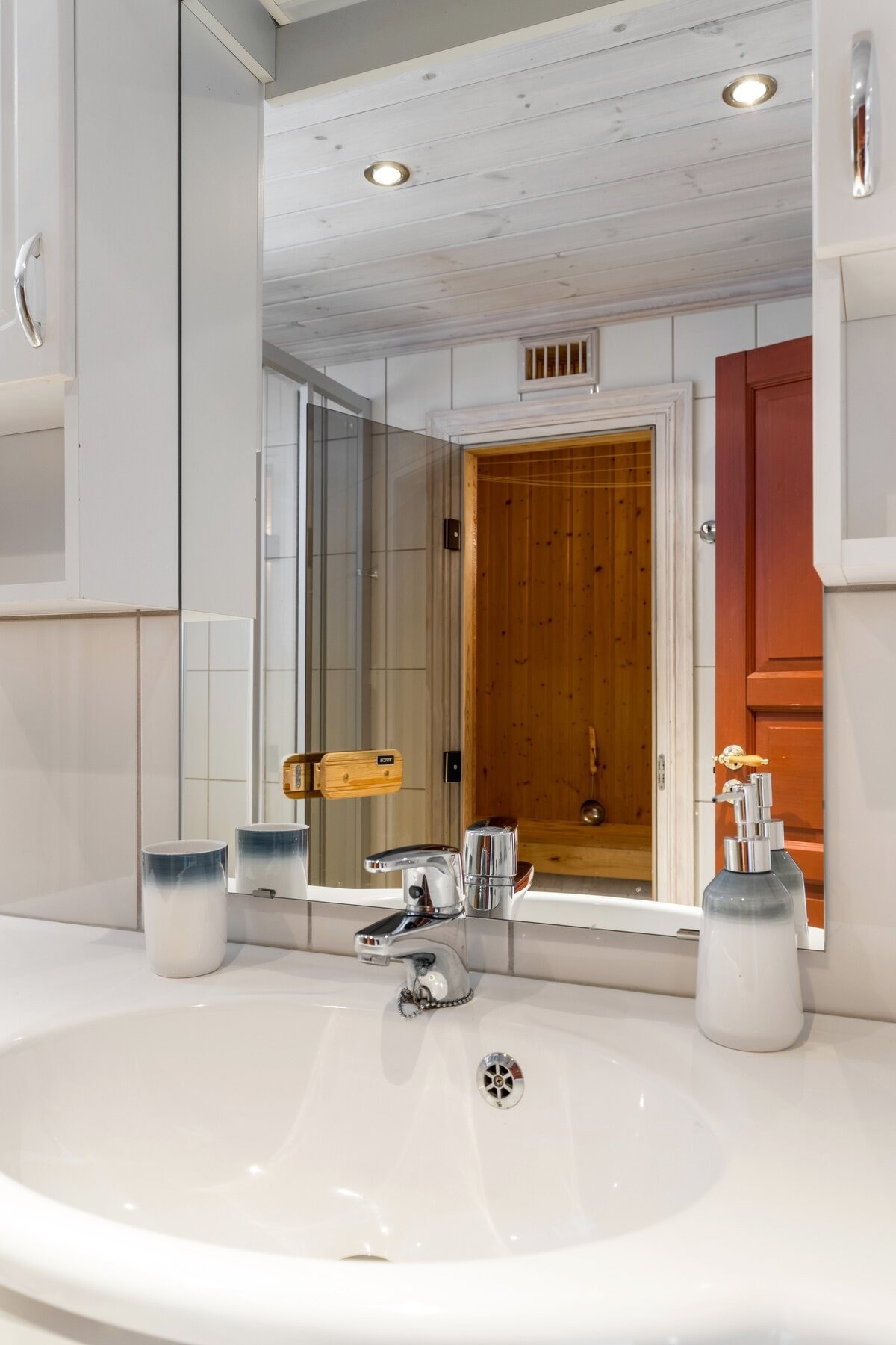 Et av badene har badstue. Galleribilde