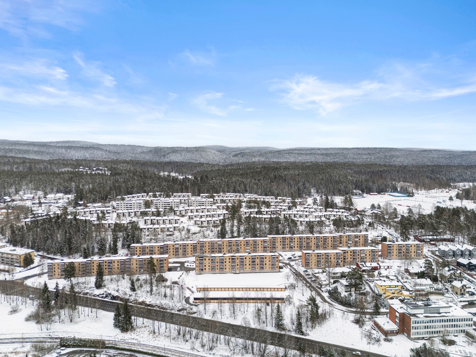 Boligen sokner til populære Bøler skole, kjent for sitt gode læringsmiljø og store lekeplass, samt Nøklevann skole, som også ligger i nærheten. Galleribilde