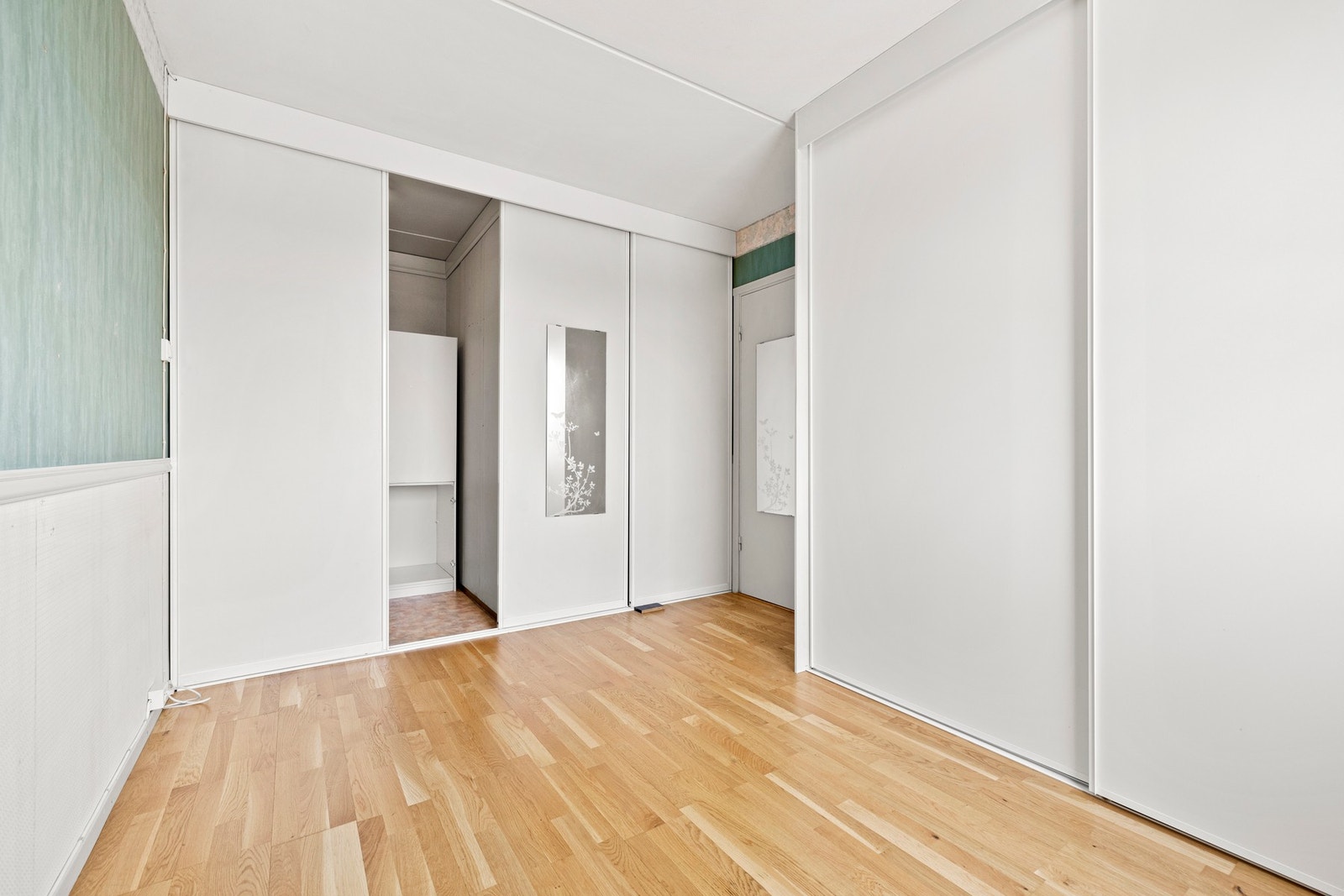 Leiligheten har to gode soverom som enkelt lar seg møblere med seng, nattbord. Galleribilde