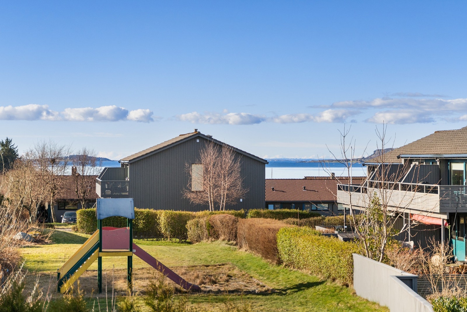 Boligen ligger i et meget rolig og barnevennlig område. Galleribilde