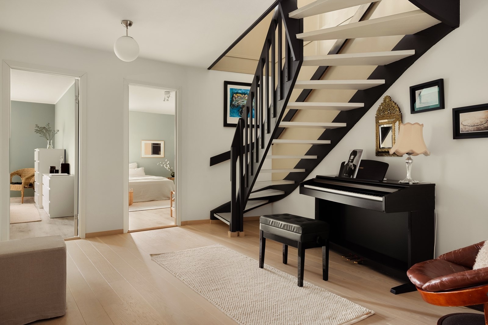 Soverommene er begge av gode størrelser på hhv. 19 m² og 17,6 m². Galleribilde