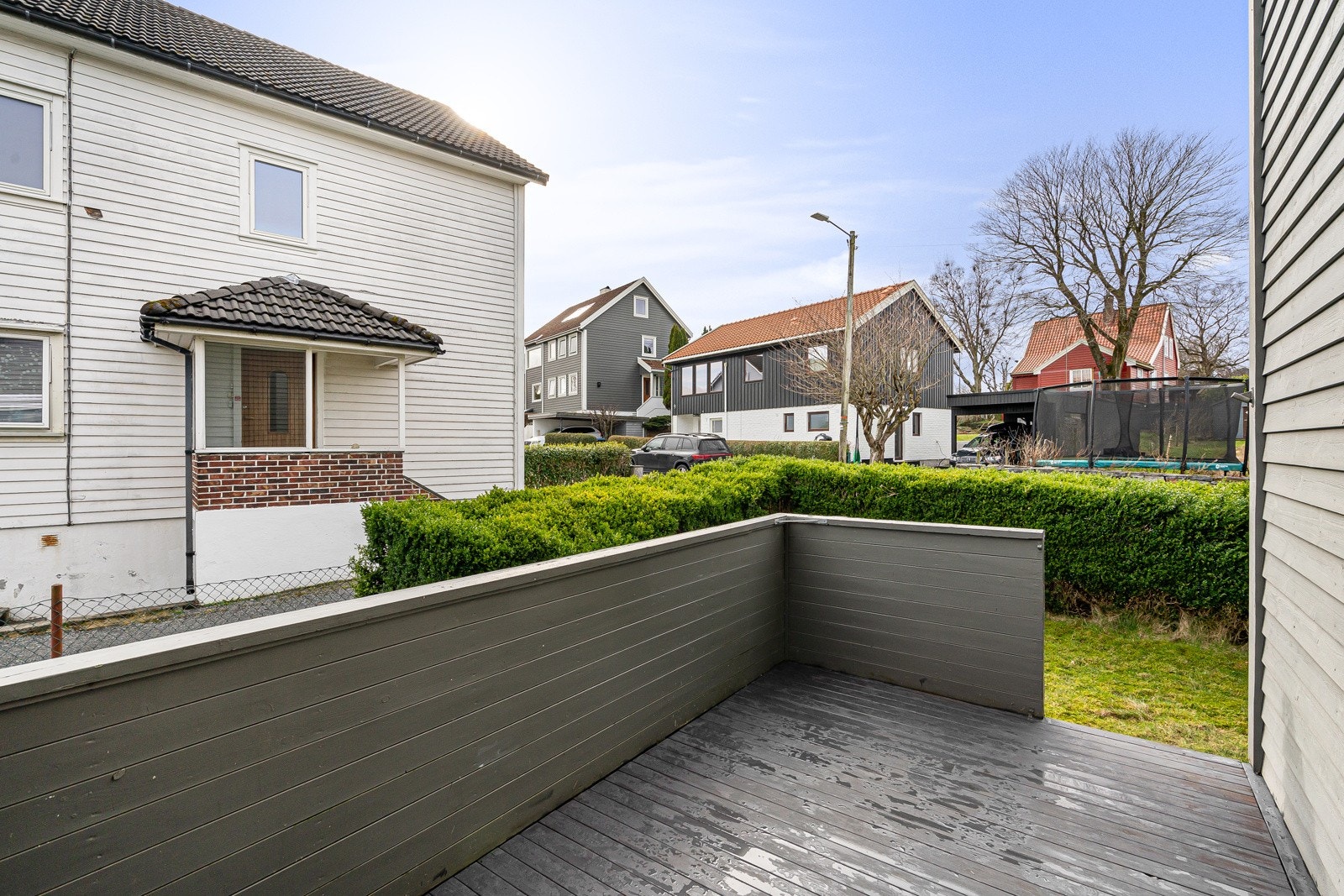 Terrassen måler 10 kvm og kan skilte med gode solforhold! Galleribilde