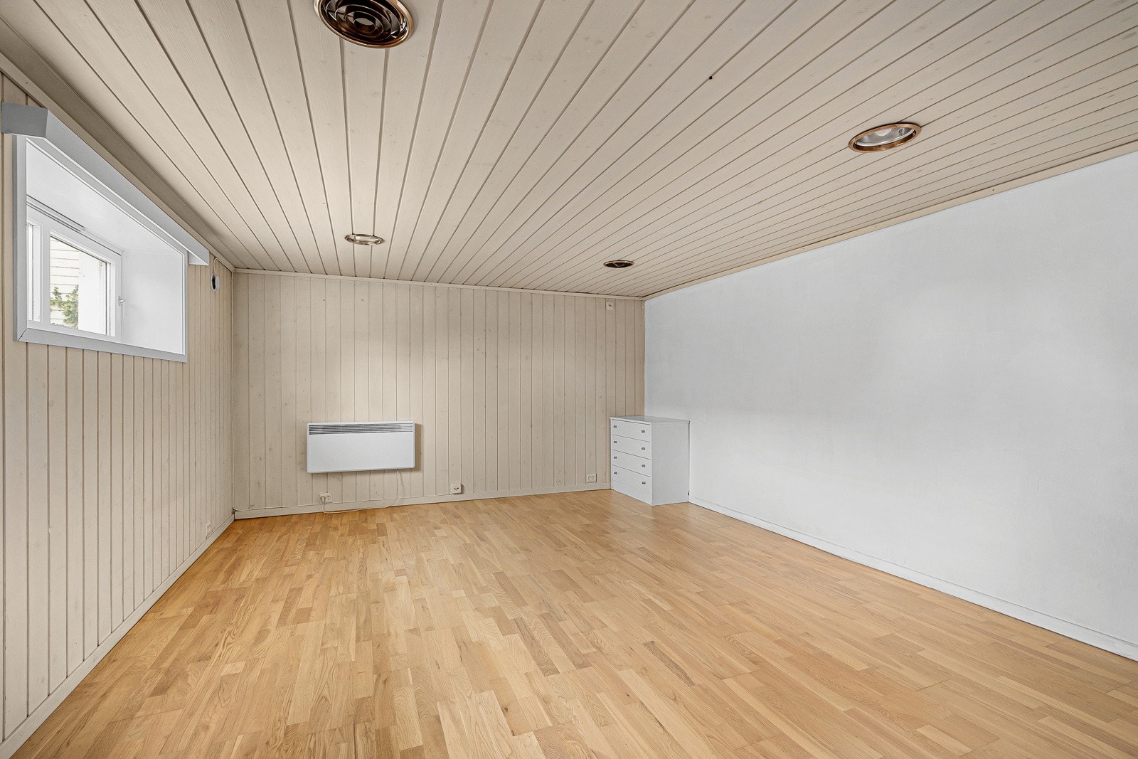 Innredet rom i underetasjen. Galleribilde