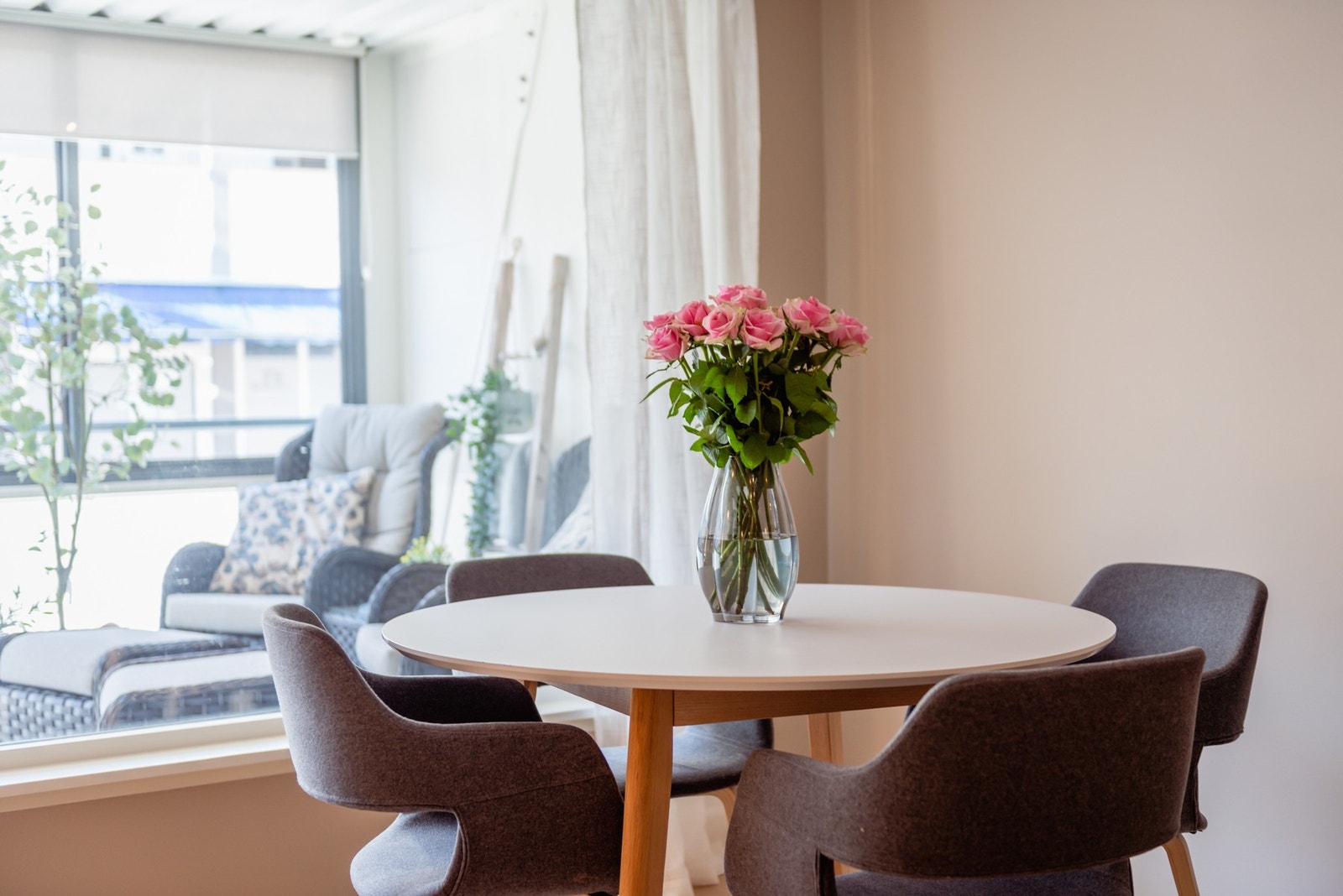 Leiligheten har en gjennomgående lun og hyggelig atmosfære. Galleribilde