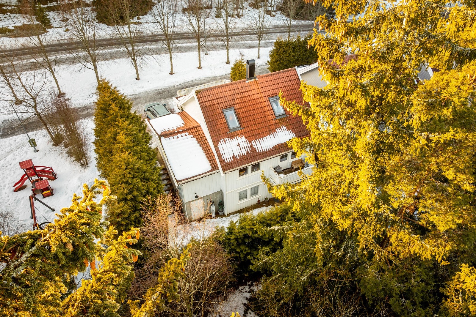 Thorn Dønhaugs vei 36 presenteres av Adam Warsame v/Boa Eiendomsmegling Nordstrand Galleribilde