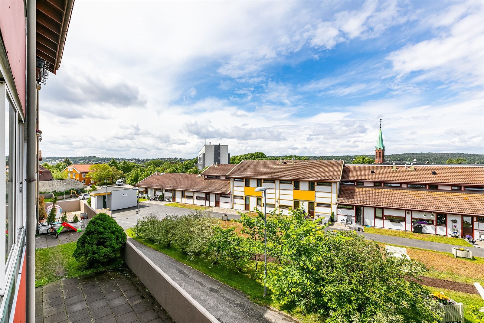 Utsyn fra innglasset veranda, til Jeløy i syd og vest. Galleribilde