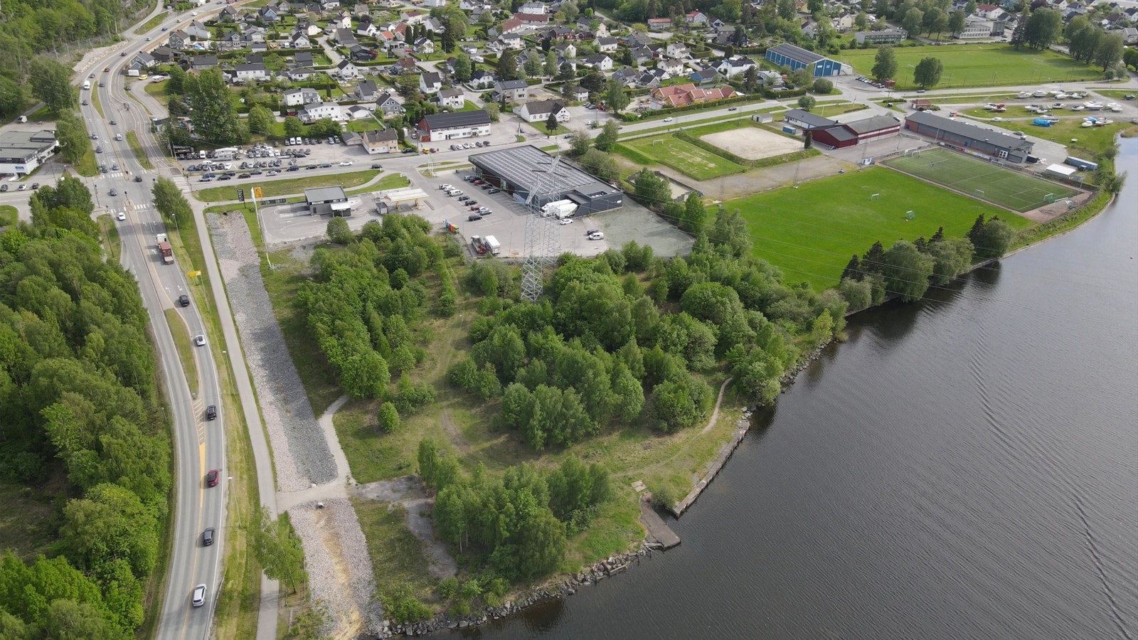Tomten i dag - Tett på Rv 36. Galleribilde