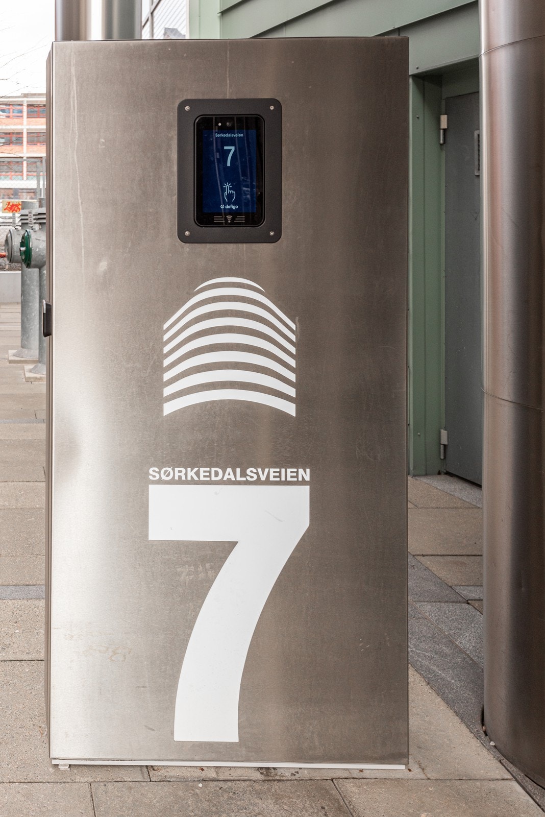 Garasjeanlegg i kjeller hvor det tidvis er mulig å leie eller kjøpe plass ved ledighet Galleribilde