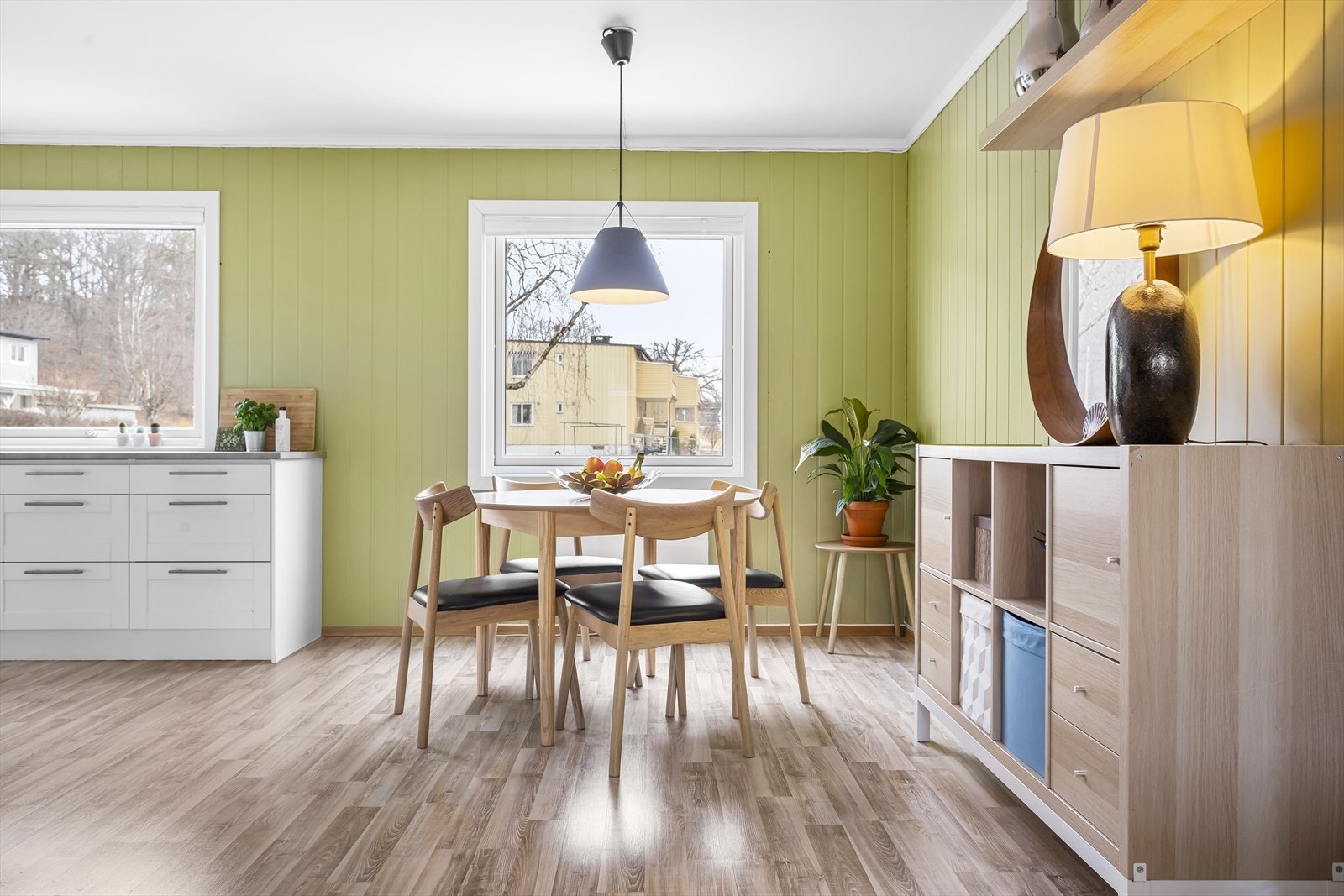 Leiligheten byr på pene og moderne fargetoner. Galleribilde