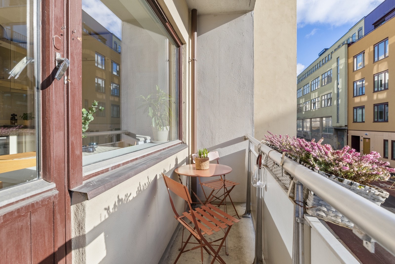 Utgang fra stue til balkong på 3 kvm. Galleribilde