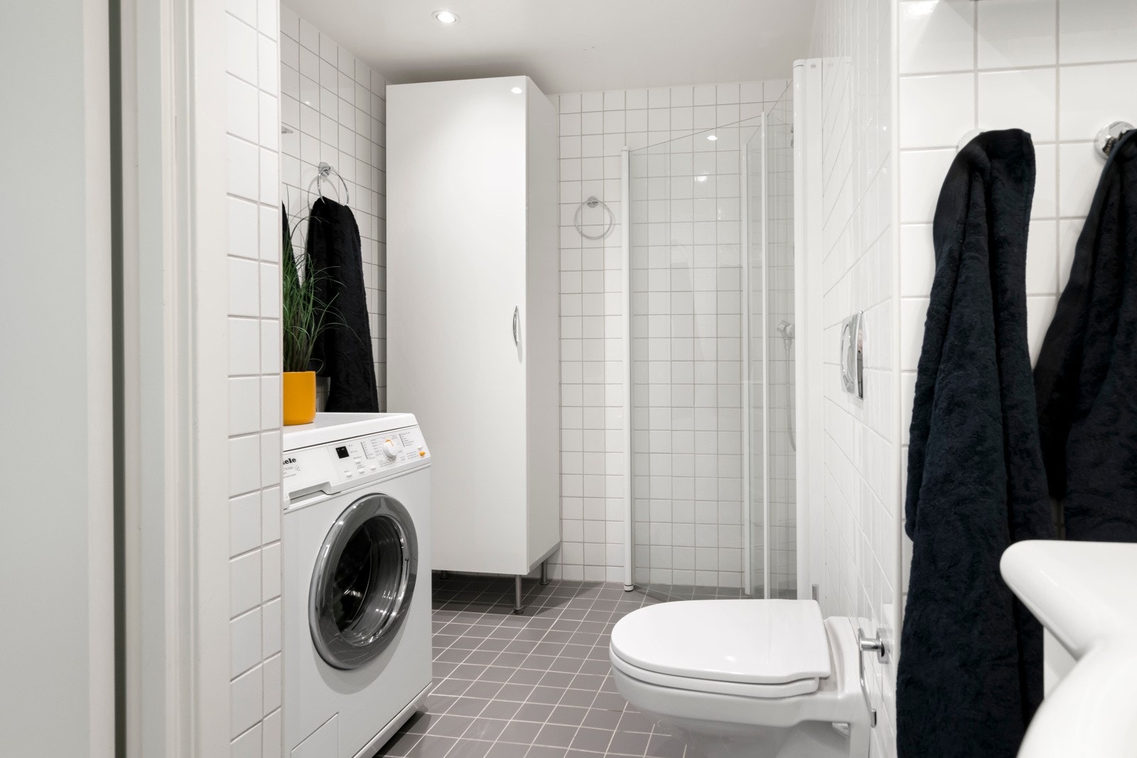 Det er opplegg for vaskemaskin og tørketrommel. Galleribilde