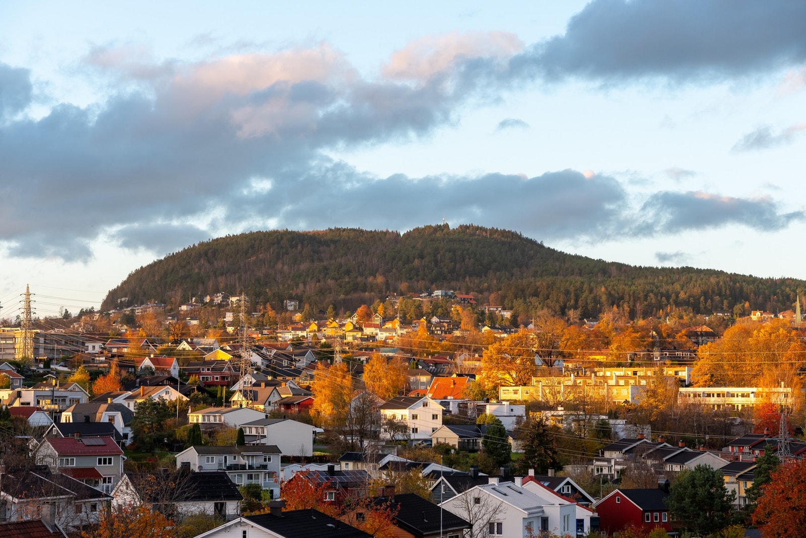 Fra hovedsoverommet er det flott utsikt mot Grefsenkollen.
(Bilde lånt fra bolig med tilsvarende beliggenhet nabooppgang.) Galleribilde