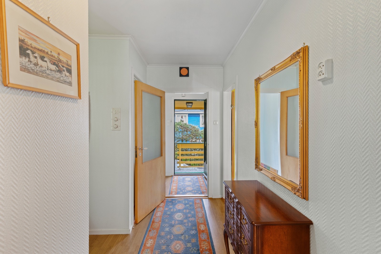 Gang og vindfang. Galleribilde