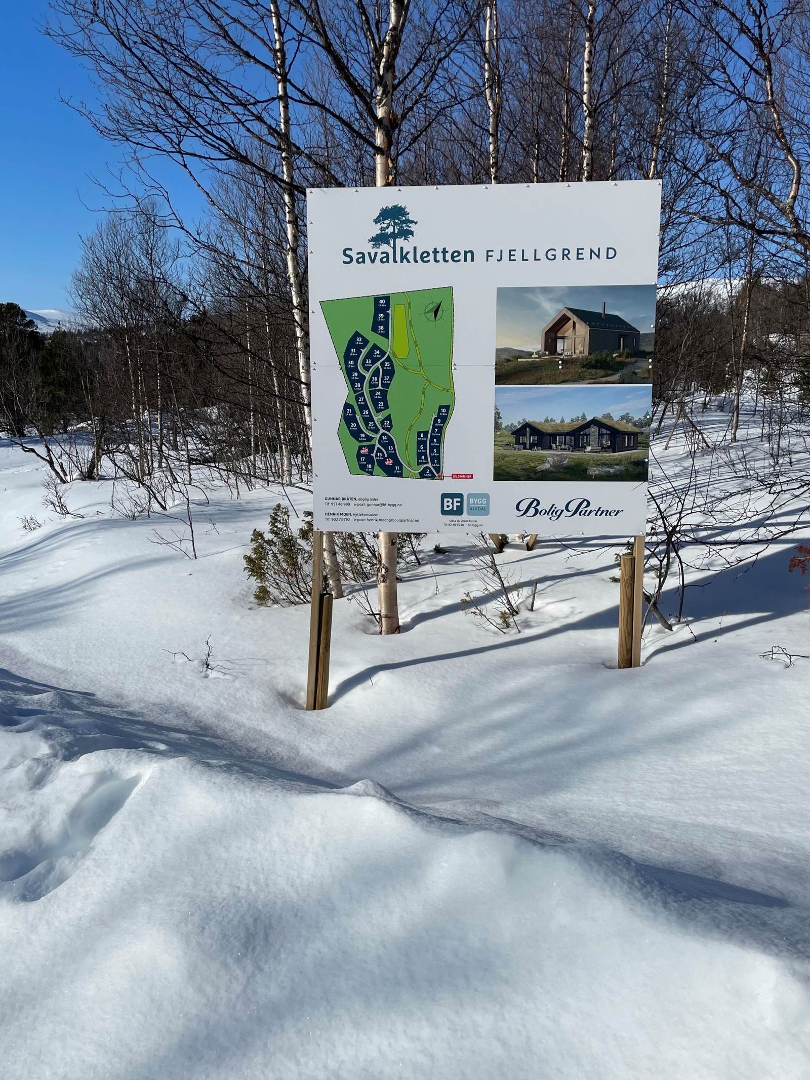 Innkjøring til Savalkletten til venstre skiløype til høyre Galleribilde