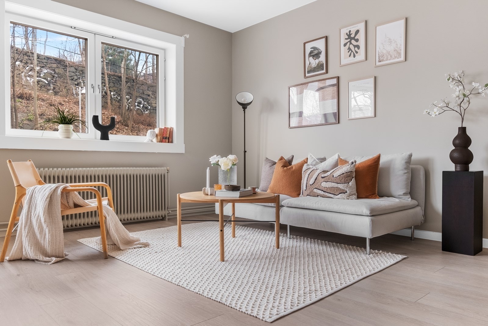 Varmtvann, fyring og internett er inkludert i felleskostnadene. Galleribilde