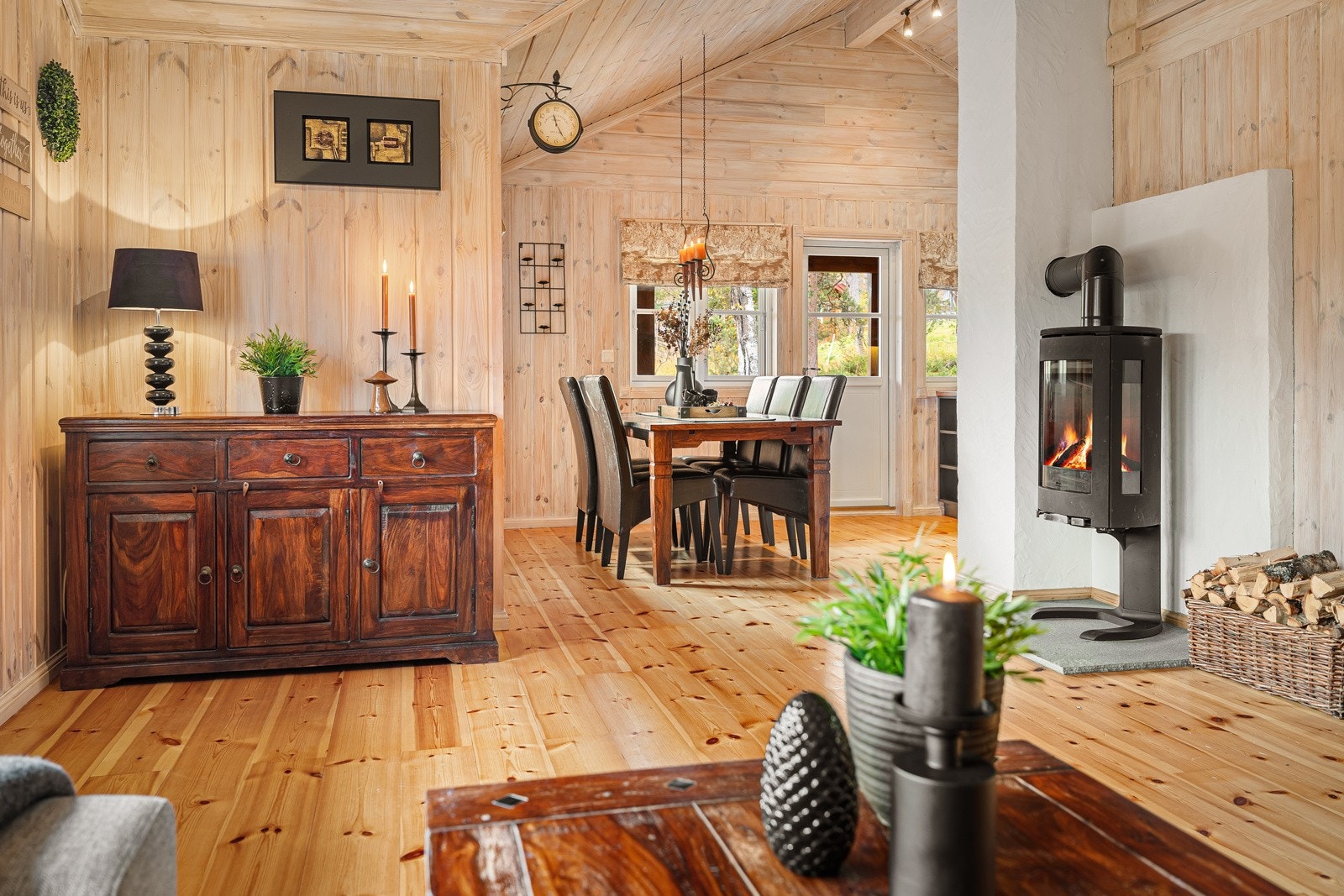 Den flotte takhøyden bidrar til god atmosfære og økt romfølelse. Galleribilde