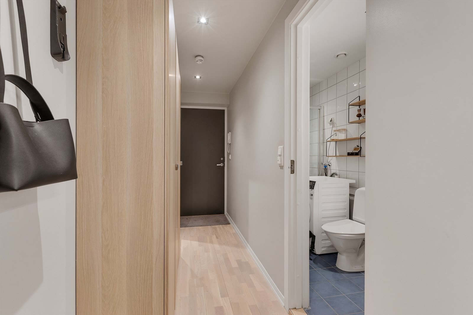 Fra entréen er det adkomst til badet Galleribilde