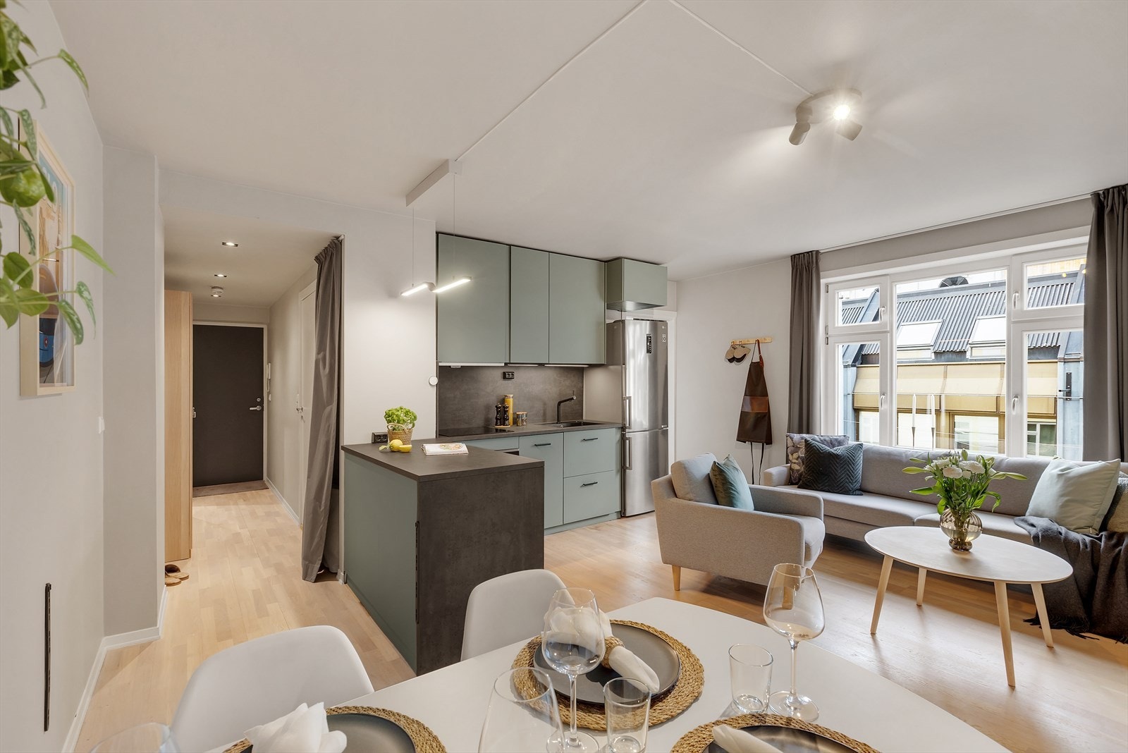 Dette er en flott 2-roms leilighet med gjennomgående god standard og praktisk planløsning! Galleribilde