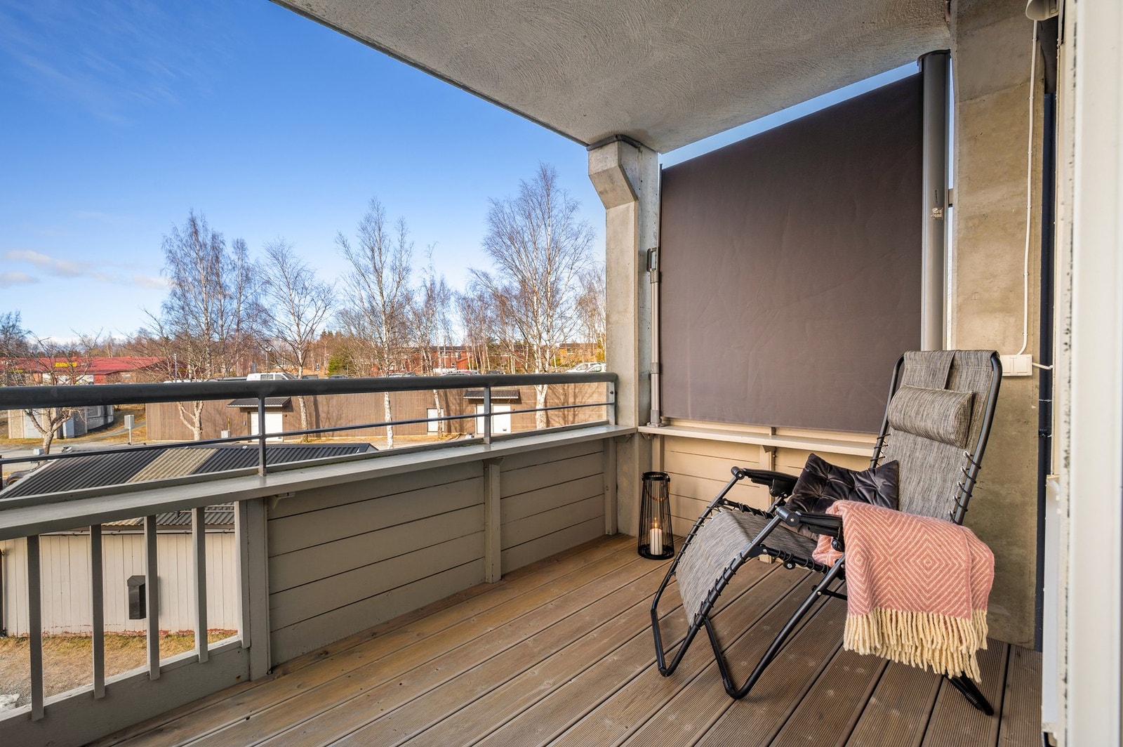 Balkongen er på 5,1m² og har plass til utemøblement. Galleribilde