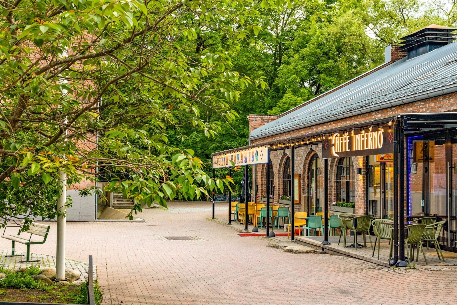 Idylliske Lilleborg torg er også verdt et besøk. Her finnes blant annet Villa Paradiso Tivoli, Daegens bakeri og Agora, samt Det Andre Teateret Galleribilde