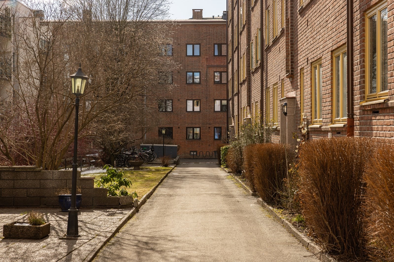 leiligheten ligger i høy 1. etasje og har svært praktisk og enkel adkomst. Galleribilde