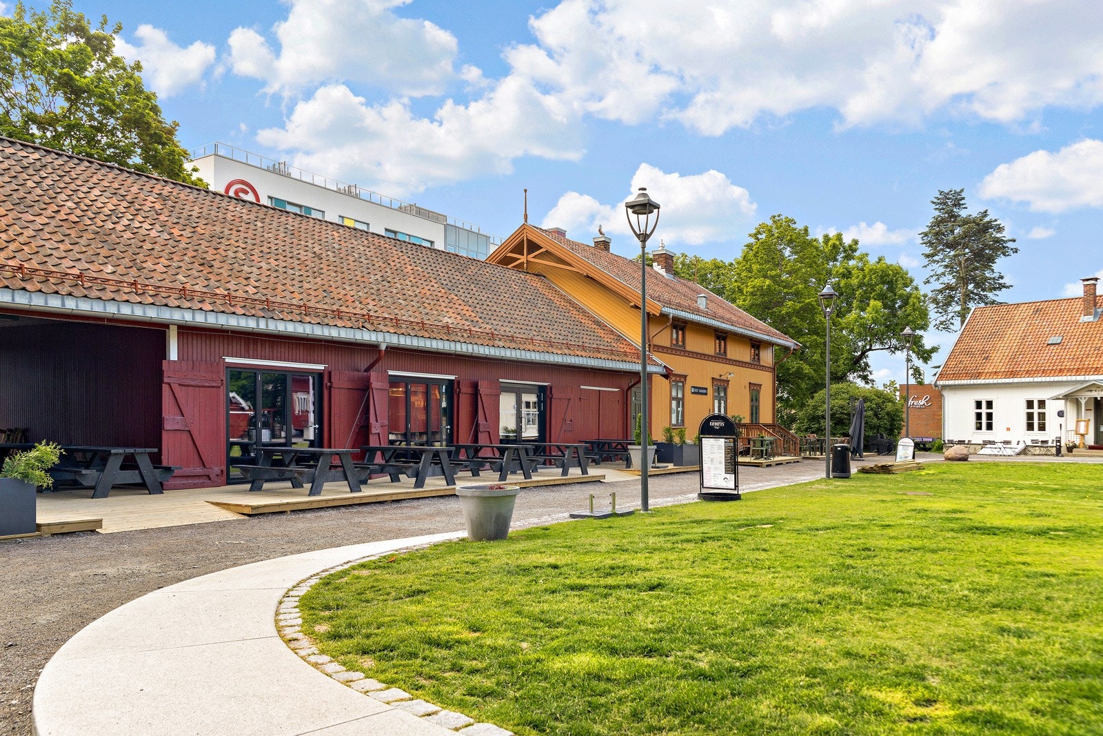 Leiligheten ligger i gangavstand til Lillo Gård. Galleribilde