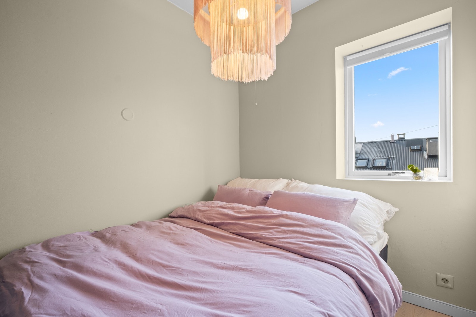 Her er det plass til en større seng. Galleribilde