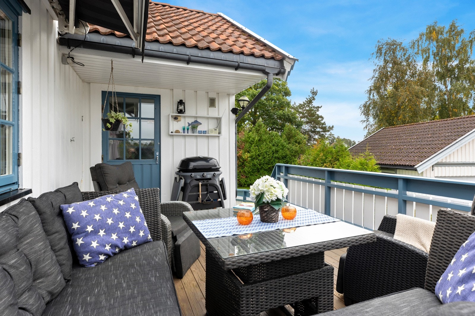 Fra kjøkkenet er det adkomst til en altan på 17 m². Galleribilde