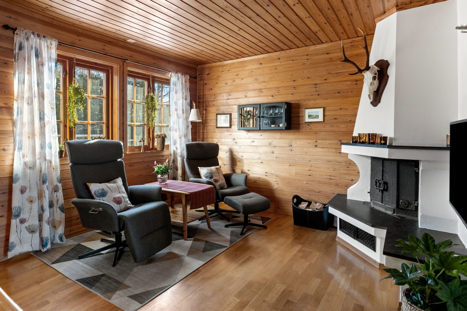 Koselig ildsted i 1. etasje. Galleribilde