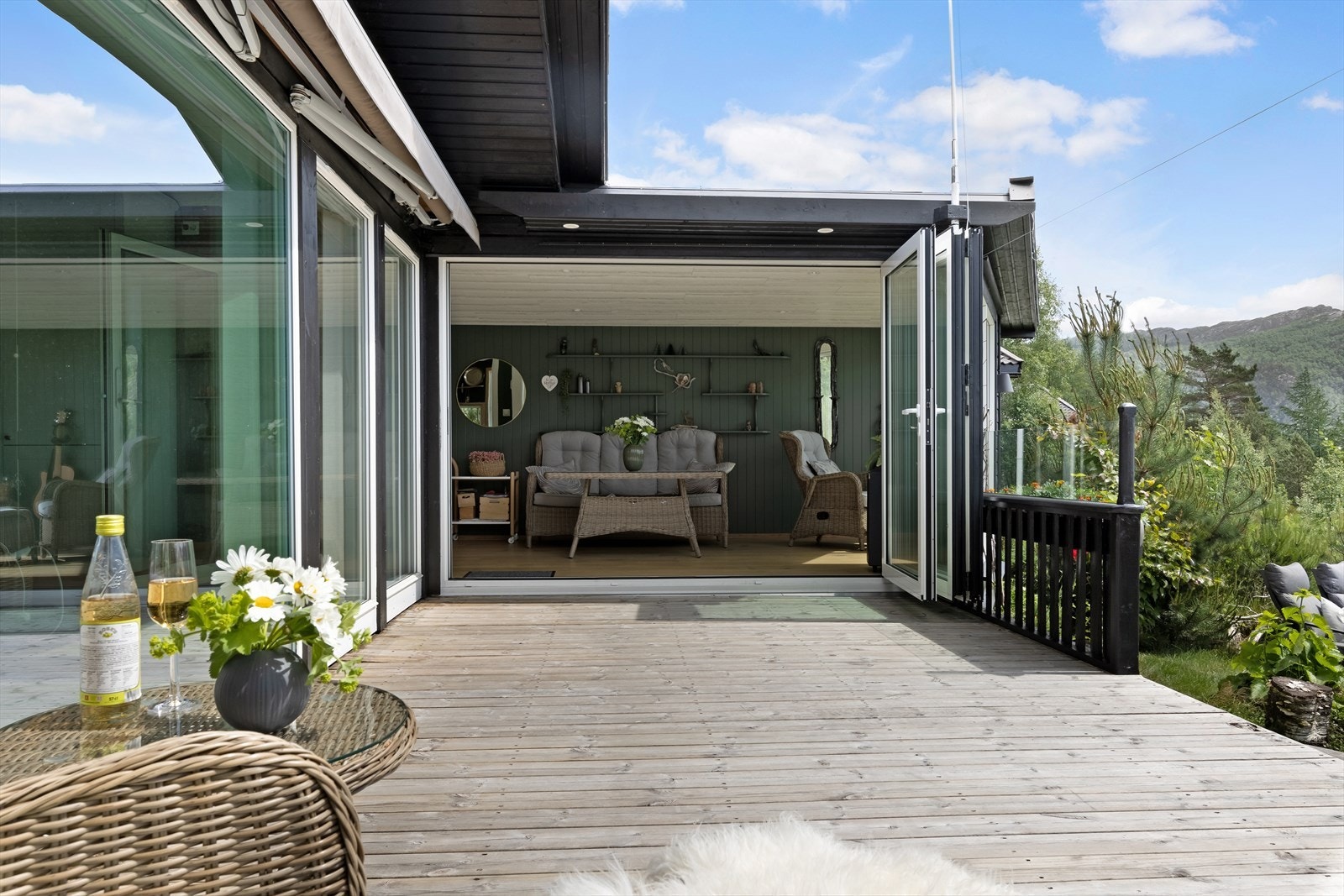 Terrasse og hage-stue Galleribilde