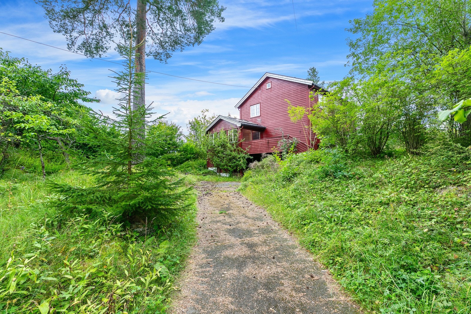 Vallerkroken 4 er en innholdsrik enebolig oppført 1953. Galleribilde